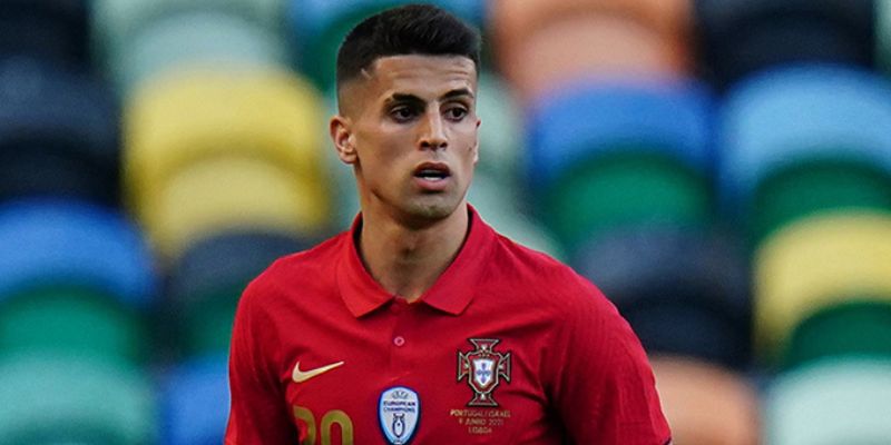 Cancelo's Impact on the Modern Game: Revolutionizing the Full-Back Position